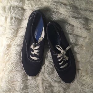 //navy keds//